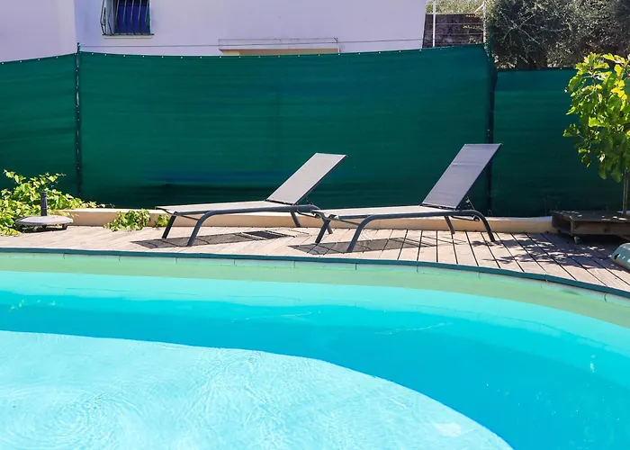 Les Hirondelles Hébergement de vacances *