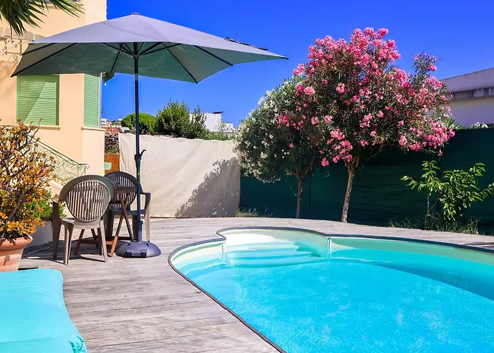 Les Hirondelles Hébergement de vacances *